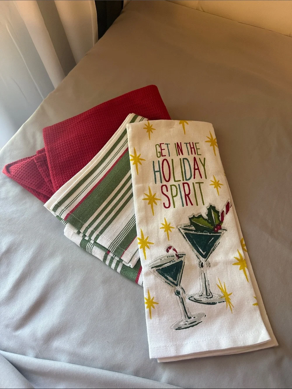 Holiday Kitchen Towel Set - Red, Green & Cream